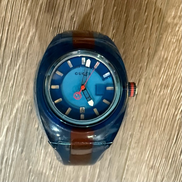 Gucci Unisex Sync Watch - Picture 11 of 14